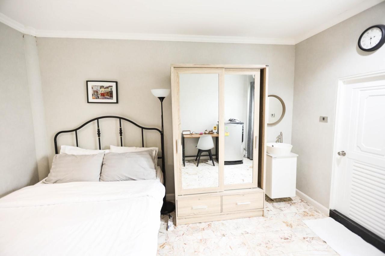 Wang Lang Hostel Банкок Екстериор снимка
