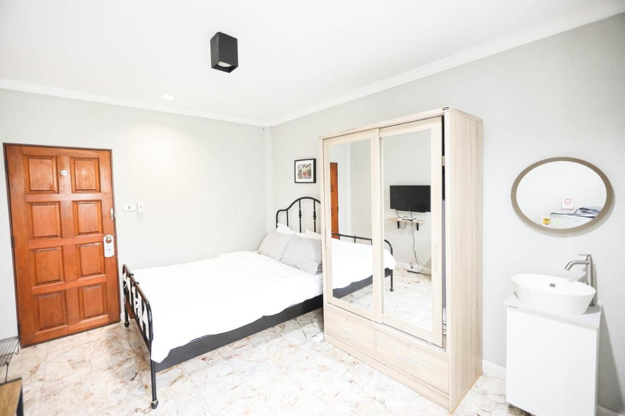 Wang Lang Hostel Банкок Екстериор снимка